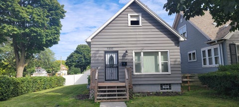 Photo of 2880 N 52nd St, Milwaukee, WI 53210 (MLS # 1982273)