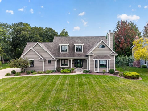 Photo of S78W20195 Monterey Dr, Muskego, WI 53150 (MLS # 1978277)