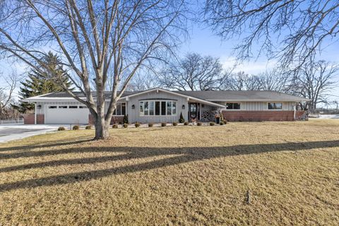 Photo of 850 Janacek Rd, Brookfield, WI 53045 (MLS # 1948638)