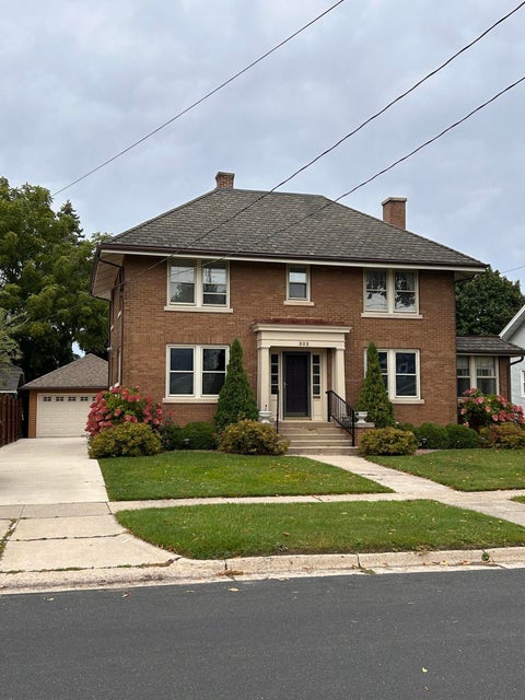 Photo of 322 W 3rd St, Beaver Dam, WI 53916 (MLS # 1981422)