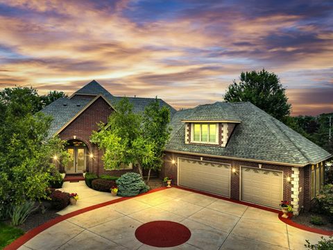 Photo of 7426 S Stone Hedge Dr, Franklin, WI 53132 (MLS # 1927664)