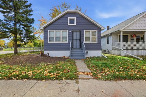 Photo of 5807 W Park Hill Ave, Milwaukee, WI 53213 (MLS # 1941950)