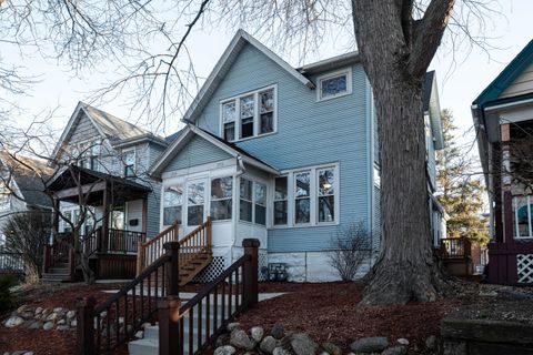 Photo of 2914 S Wentworth Ave, Milwaukee, WI 53207 (MLS # 1953607)