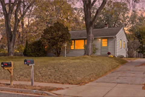 Photo of 301 Horman Blvd, Onalaska, WI 54650 (MLS # 1985792)