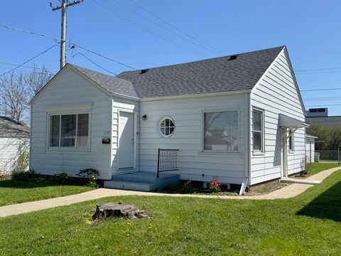 Photo of 3120 S 21st St, Milwaukee, WI 53215 (MLS # 1960068)