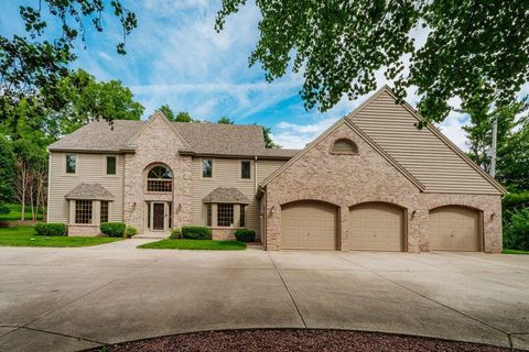 Photo of 16570 W North Ave, Brookfield, WI 53005 (MLS # 1933325)