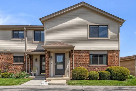 Photo of 1521 Windsor Way, Mount Pleasant, WI 53406 (MLS # 1960990)