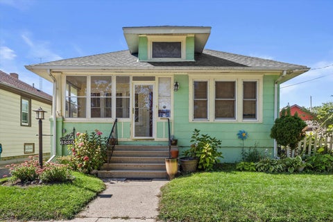 Photo of 6820 20 Ave, Kenosha, WI 53143 (MLS # 1982260)