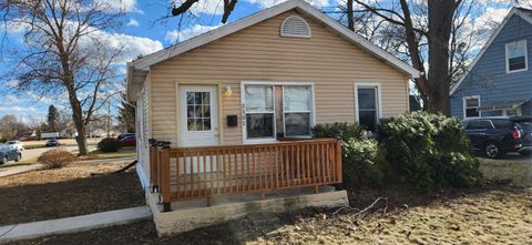 Photo of 3301 19th St, Racine, WI 53405 (MLS # 1953954)