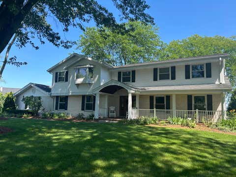 Photo of 10720 N Fairway Cir, Mequon, WI 53092 (MLS # 1971596)