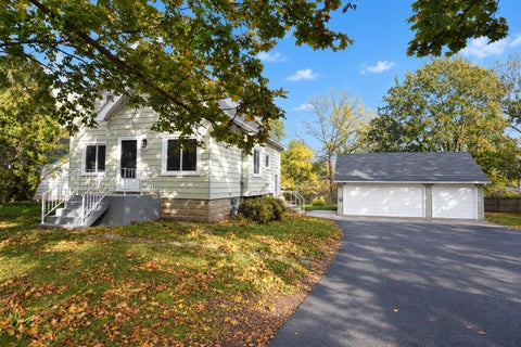 Photo of 4400 S 124th St, Greenfield, WI 53228 (MLS # 1985263)