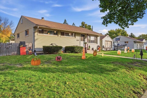 Photo of 6436 W Ohio Ave, Milwaukee, WI 53219 (MLS # 1986455)