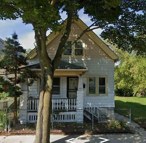 Photo of 1020 W Hadley St, Milwaukee, WI 53206 (MLS # 1953431)