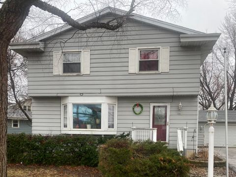 Photo of 3017 W Ramsey Ave, Greenfield, WI 53221 (MLS # 1954703)