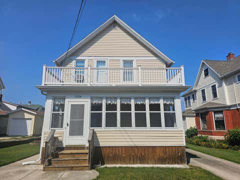 Photo of 1134 S 16th St, Manitowoc, WI 54220 (MLS # 1975135)