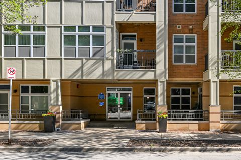 Photo of 1915 N Water St, Milwaukee, WI 53202 (MLS # 1879072)