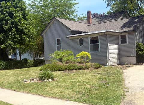 Photo of 72 E 12th St, Fond Du Lac, WI 54935 (MLS # 1966879)