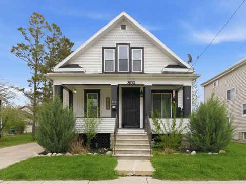 Photo of 852 Frederick St, Oshkosh, WI 54901 (MLS # 1961208)