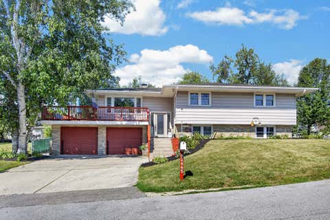 Photo of N2445 Fisk Dr, Kenosha, WI 53105 (MLS # 1973952)