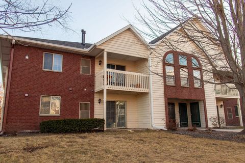 Photo of 1978 Parknoll Ln, Port Washington, WI 53074 (MLS # 1948185)