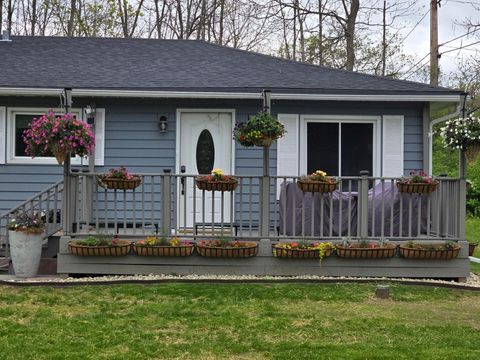 Photo of 12759 N Shoreland Pkwy, Mequon, WI 53092 (MLS # 1914892)