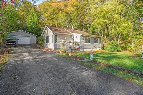 Photo of 4604 Caley Ct, Waterford, WI 53185 (MLS # 1940840)