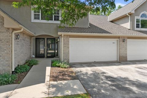 Photo of 9164 W Elm Ct, Franklin, WI 53132 (MLS # 1929692)