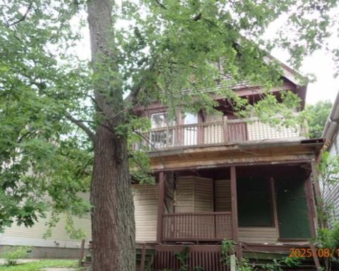 Photo of 2365 N 6th St, Milwaukee, WI 53212 (MLS # 1963323)