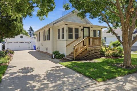 Photo of 7207 45th Ave, Kenosha, WI 53142 (MLS # 1968759)