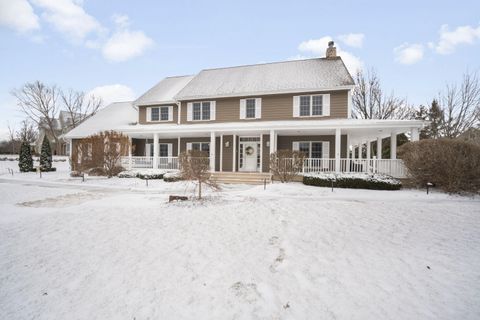 Photo of 8605 S River Terrace Dr, Franklin, WI 53132 (MLS # 1948131)