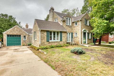 Photo of 2449 S 80th St, West Allis, WI 53219 (MLS # 1936698)