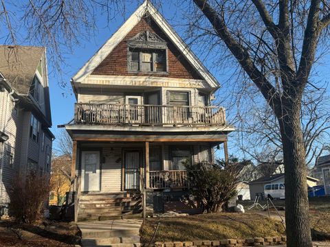 Photo of 2462 N 38th St, Milwaukee, WI 53210 (MLS # 1946882)