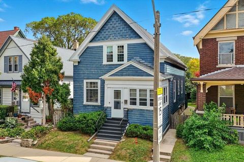 Photo of 2562 N Weil St, Milwaukee, WI 53212 (MLS # 1936658) Photo of 2562 N Weil St, Milwaukee, WI 53212 (MLS # 1936658)