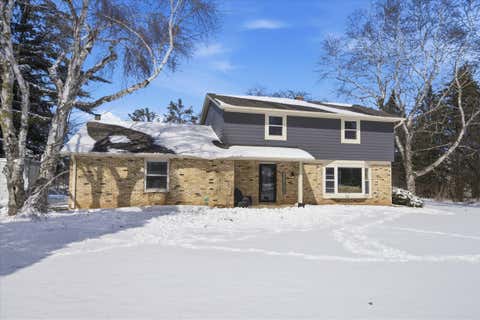 Photo of 10726 Crestview Dr, Cedarburg, WI 53012 (MLS # 1954410)