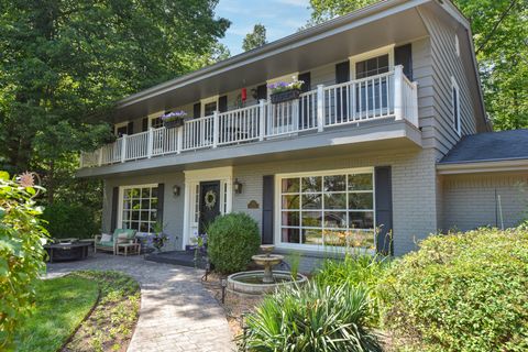 Photo of 3424 W Riviera Ct, Mequon, WI 53092 (MLS # 1928867)