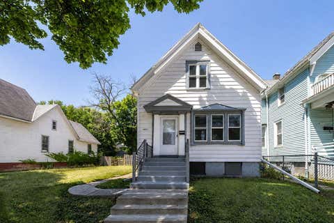 Photo of 1431 N 29TH St, Milwaukee, WI 53208 (MLS # 1974634)