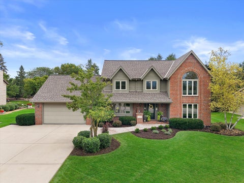 Photo of W163N7576 Tamarack Trl, Menomonee Falls, WI 53051 (MLS # 1981955)