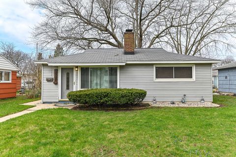 Photo of 3151 N 83rd St, Milwaukee, WI 53222 (MLS # 1957871)