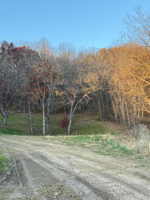 Photo of Lot 56 Grand Glen Ct, Onalaska, WI 54650 (MLS # 1960717)
