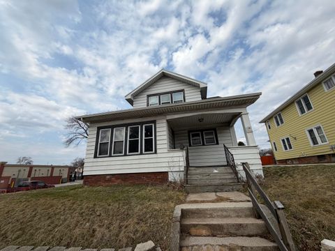 Photo of 1204 N 14th St, Sheboygan, WI 53081 (MLS # 1957966)