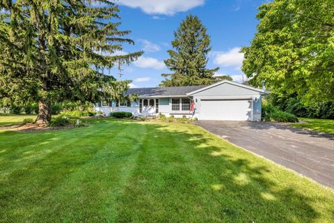 Photo of 17270 Ely Ct, Brookfield, WI 53045 (MLS # 1925463)