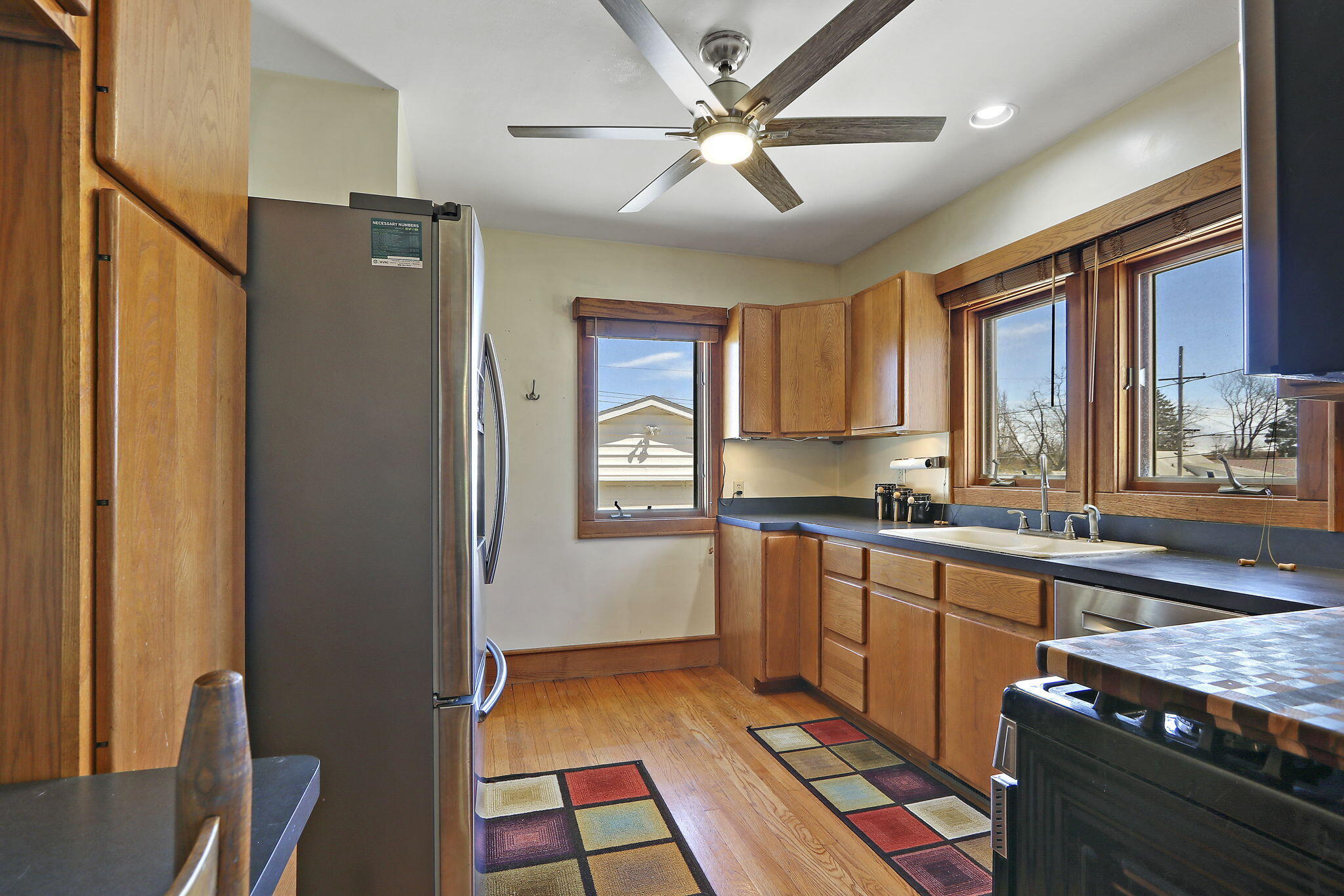 Kenosha, Wisconsin 53144, United States, 2 Bedrooms Bedrooms, ,2 BathroomsBathrooms,Residential,Pending,127111