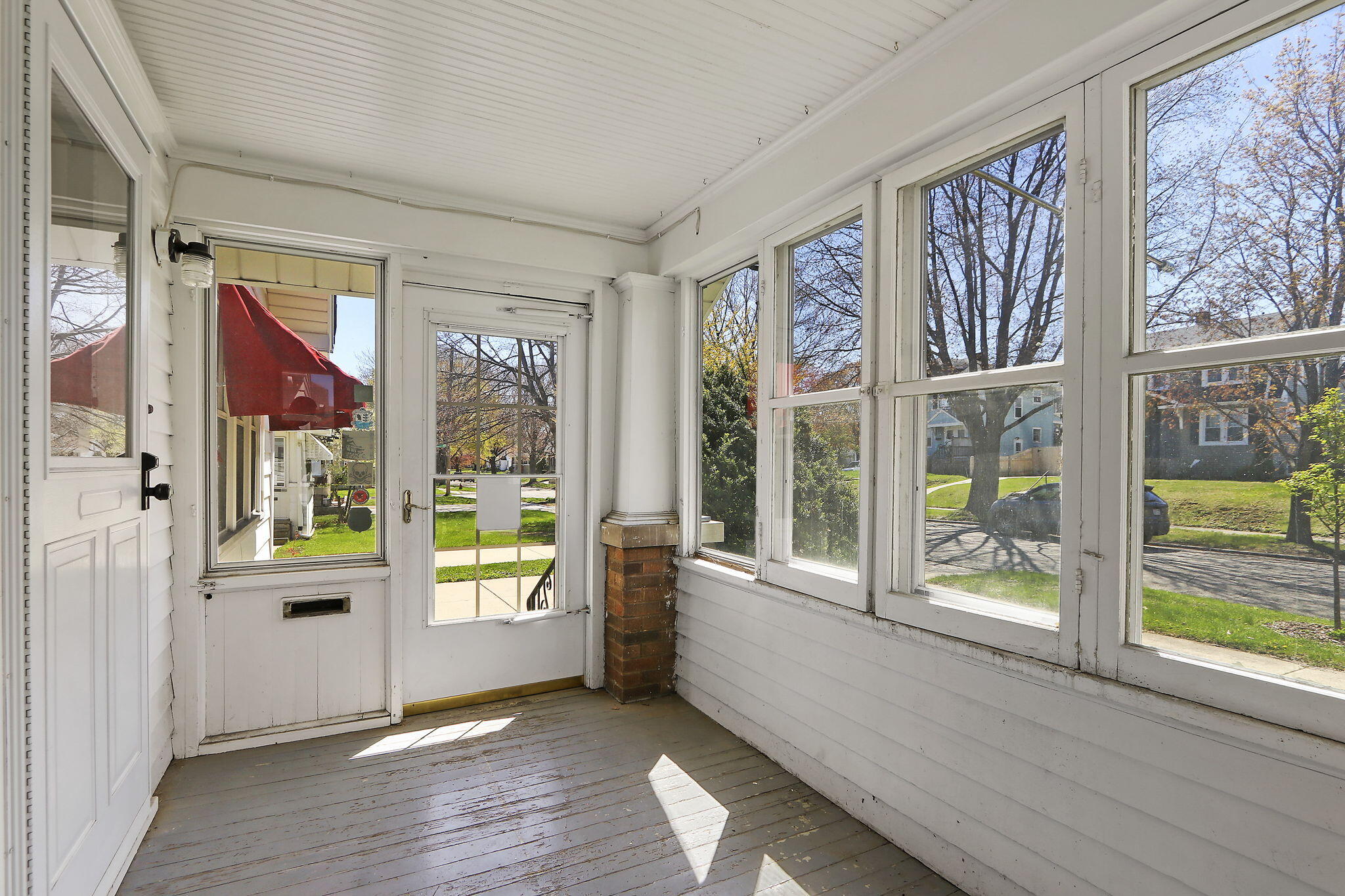 Kenosha, Wisconsin 53144, United States, 2 Bedrooms Bedrooms, ,2 BathroomsBathrooms,Residential,Pending,127111