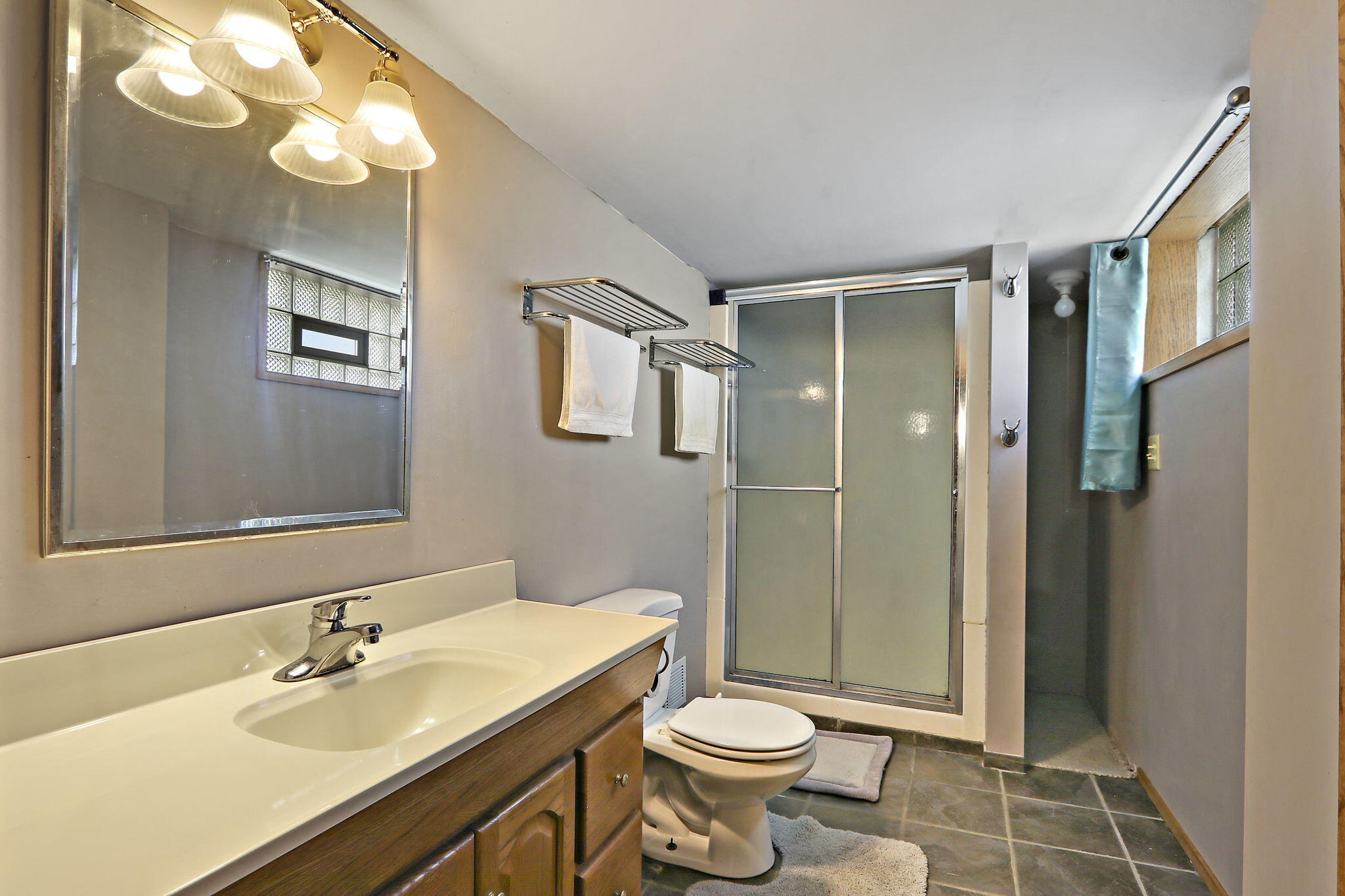 Kenosha, Wisconsin 53144, United States, 2 Bedrooms Bedrooms, ,2 BathroomsBathrooms,Residential,Pending,127111