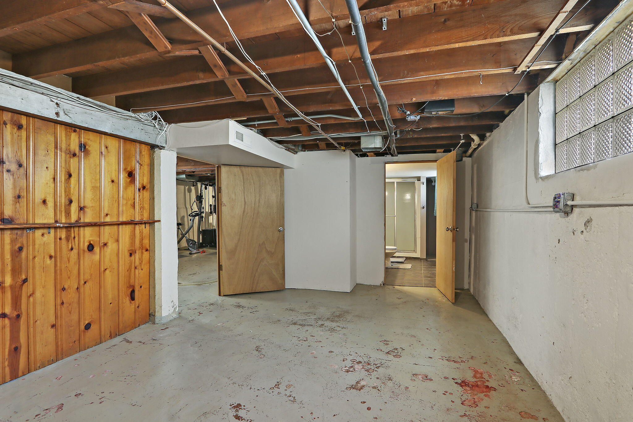 Kenosha, Wisconsin 53144, United States, 2 Bedrooms Bedrooms, ,2 BathroomsBathrooms,Residential,Pending,127111