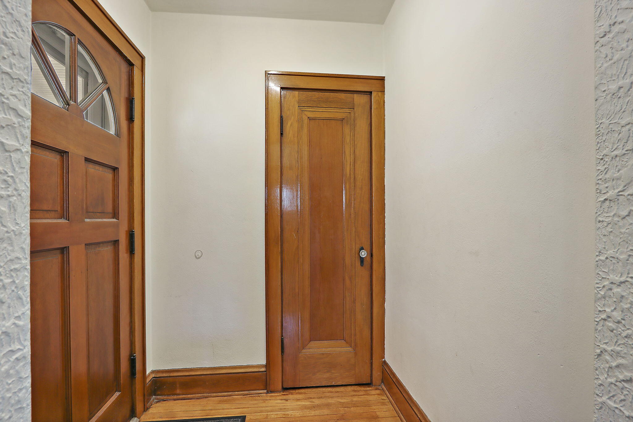 Kenosha, Wisconsin 53144, United States, 2 Bedrooms Bedrooms, ,2 BathroomsBathrooms,Residential,Pending,127111