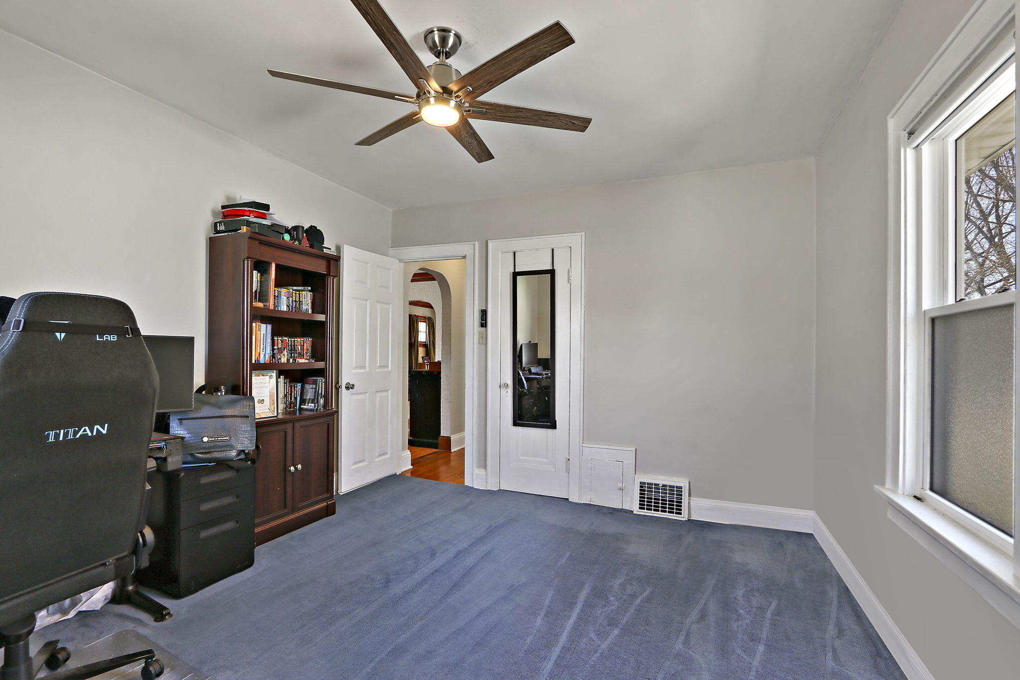 Kenosha, Wisconsin 53144, United States, 2 Bedrooms Bedrooms, ,2 BathroomsBathrooms,Residential,Pending,127111