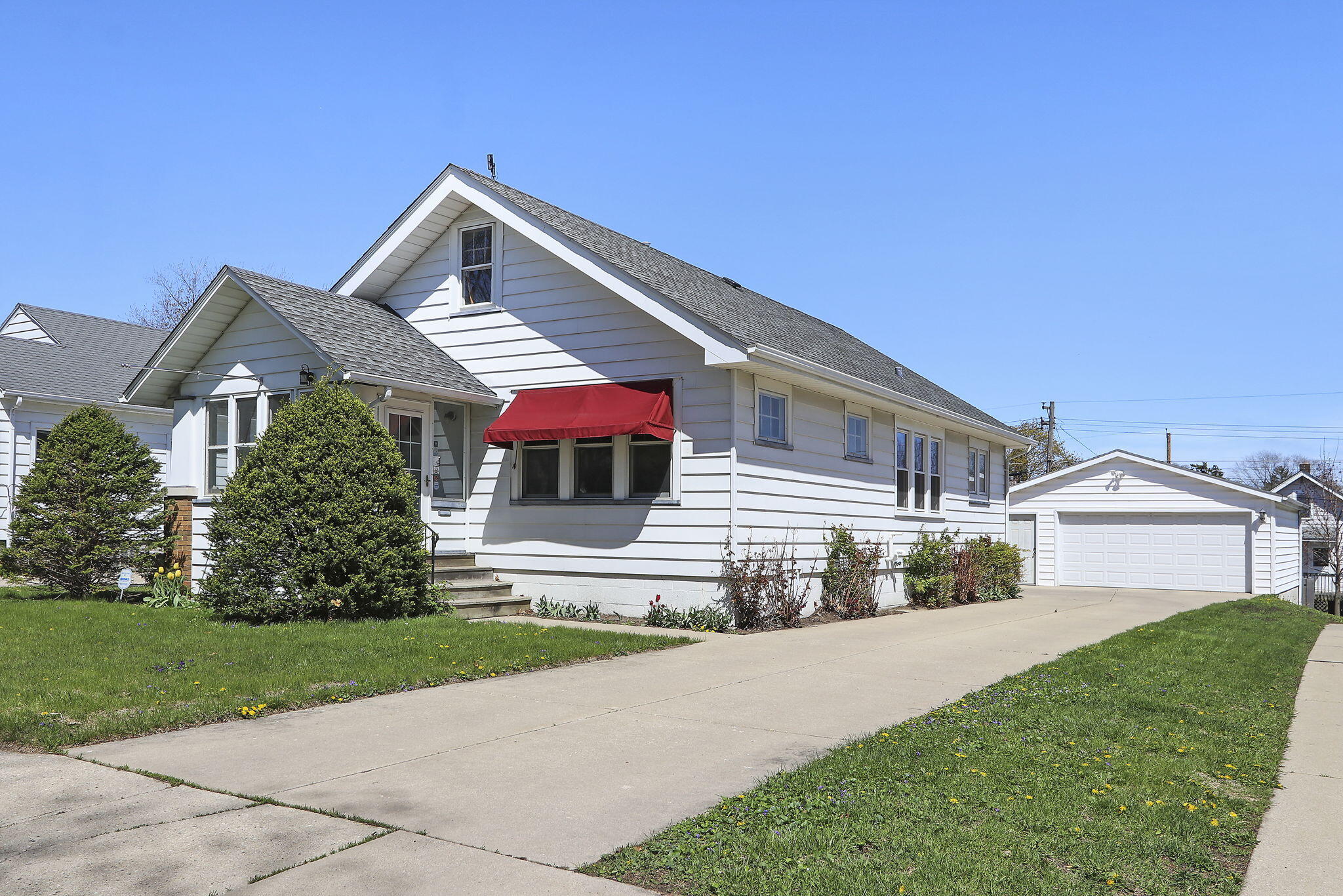 Kenosha, Wisconsin 53144, United States, 2 Bedrooms Bedrooms, ,2 BathroomsBathrooms,Residential,Pending,127111