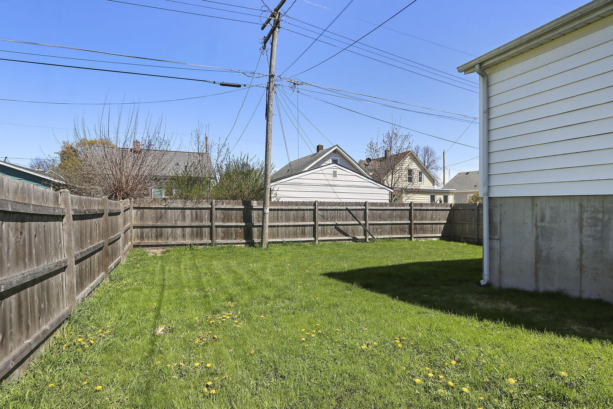 Kenosha, Wisconsin 53144, United States, 2 Bedrooms Bedrooms, ,2 BathroomsBathrooms,Residential,Pending,127111