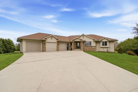 Photo of W3932 Linden Ct, Taycheedah, WI 54937 (MLS # 1959739)